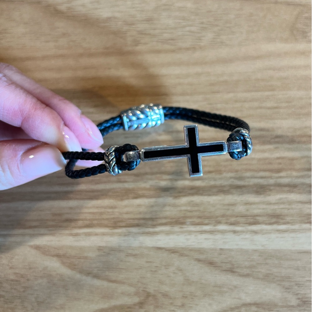 David Yurman Black and Silver Cross Bracelet - Picture 5 of 5